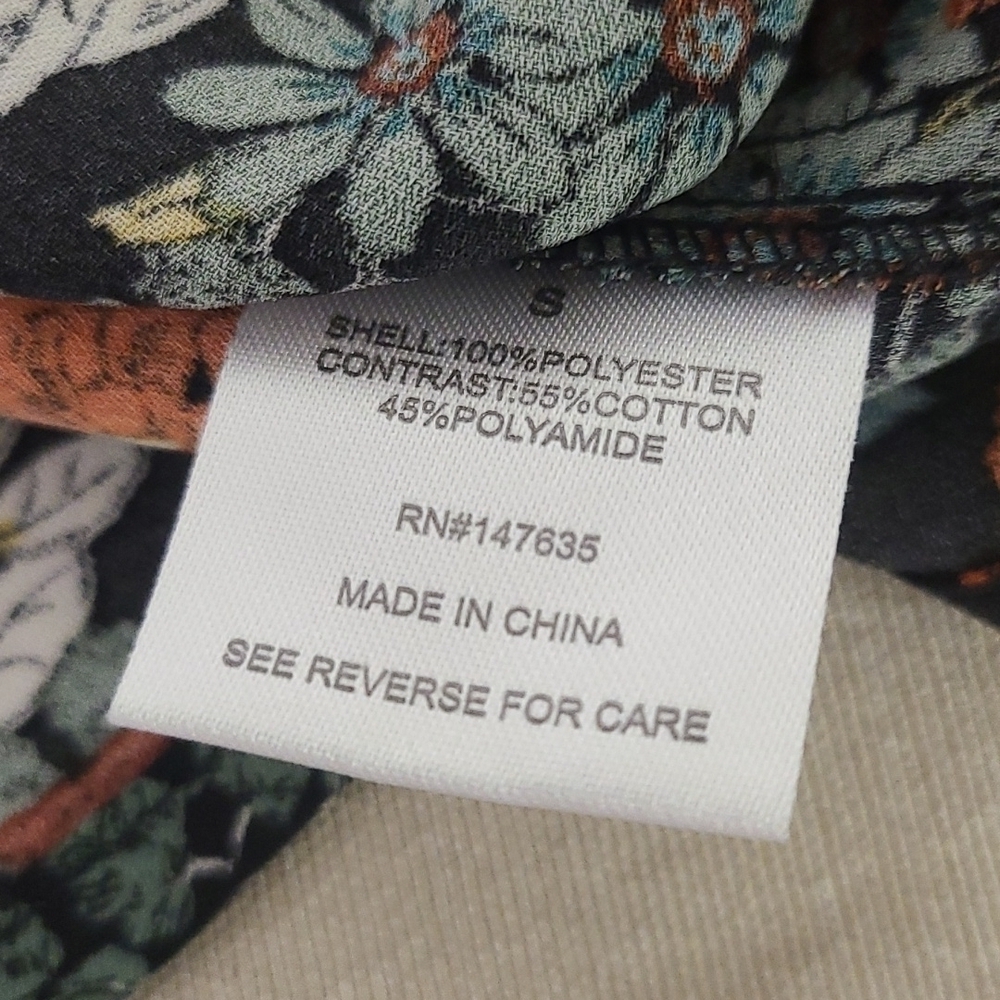 NWT ROMEO AND JULIET COUTURE COLD SHOULDER SM Black Floral - Picture 10 of 10
